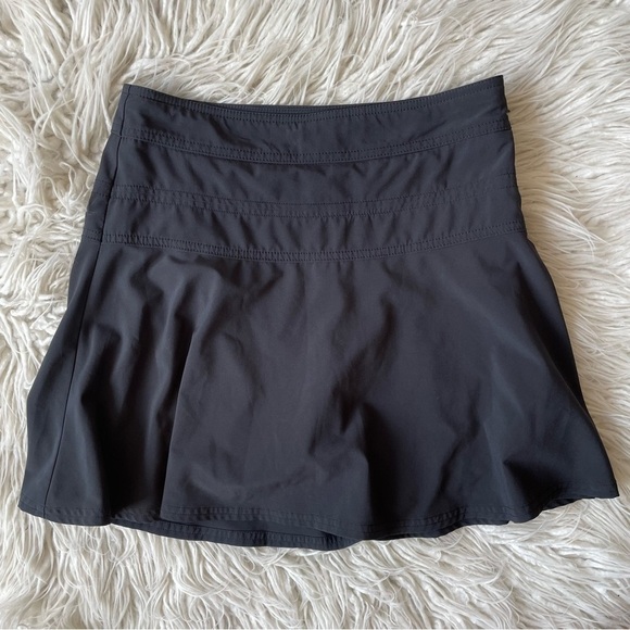 Athleta Everyday Skort Black Tennis Skater Skirt Shorts UPF 50+ #983365 EUC Sz 2 - Picture 4 of 12